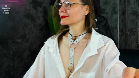 Snapshot of lillian_white1 chatting on 19, 5, 2026 lillian_white1 online show from 19, 5, 2026