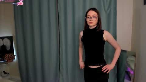 Snapshot of lillianperrys chatting on 6, 2, 2026 Lily online show from 6, 2, 2026