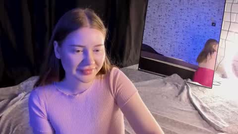 Snapshot of lillie_berry chatting on 11, 10, 2025 lillie_berry online show from 11, 10, 2025