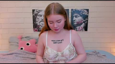 Snapshot of lillie_berry chatting on 17, 10, 2025 lillie_berry online show from 17, 10, 2025