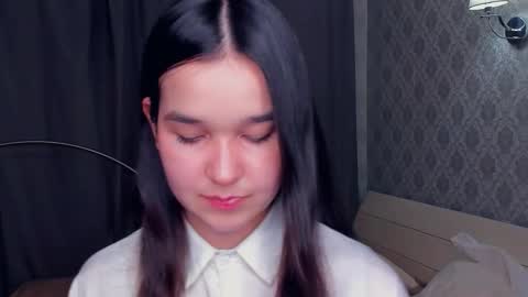 Celina Lillie online show from 13, 12, 2025