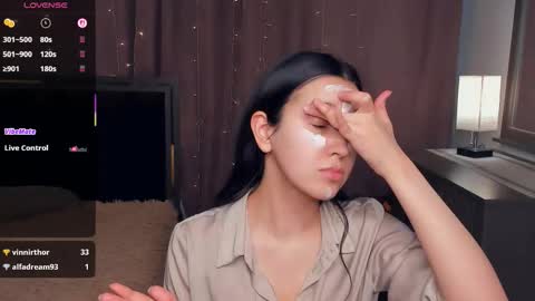 Celina Lillie online show from 8, 2, 2026