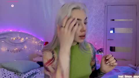 Snapshot of lillimooore chatting on 24, 10, 2025 LilliMoore online show from 24, 10, 2025