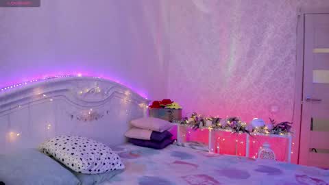 Snapshot of lillimooore chatting on 8, 11, 2025 LilliMoore online show from 8, 11, 2025