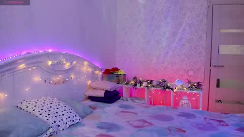 Snapshot of lillimooore chatting on 10, 11, 2025 LilliMoore online show from 10, 11, 2025