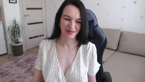 lilliyves online show from 16, 4, 2026