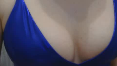 Snapshot of lillkit chatting on 16, 12, 2025 Lilu online show from 16, 12, 2025