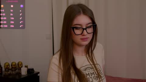 Lilly Colins online show from 9, 2, 2025