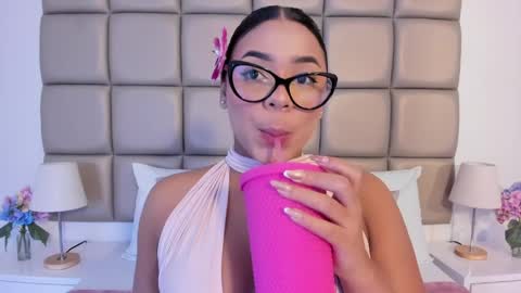 Snapshot of lilly_williamss chatting on 26, 4, 2026 Lilly online show from 26, 4, 2026