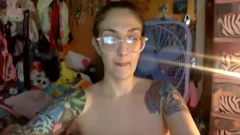 hi guys im back on here 3 online show from 20, 10, 2025