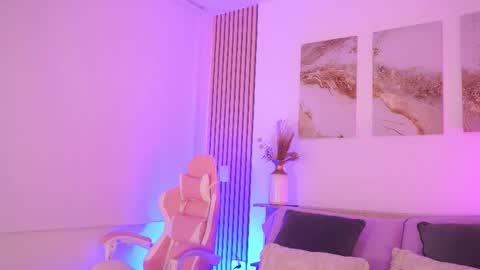 Lilly Thompson  online show from 2, 2, 2026