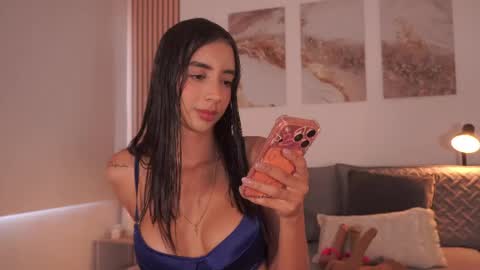 Snapshot of lillythompson_ chatting on 12, 4, 2026 Lilly Thompson online show from 12, 4, 2026