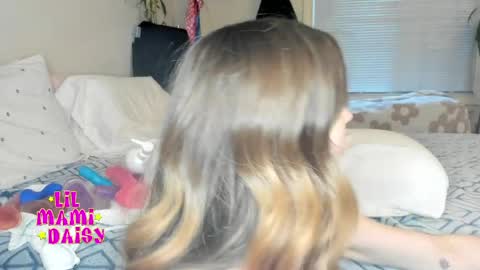 Snapshot of lilmamidaisy chatting on 4, 4, 2026 Daisy Bby online show from 4, 4, 2026