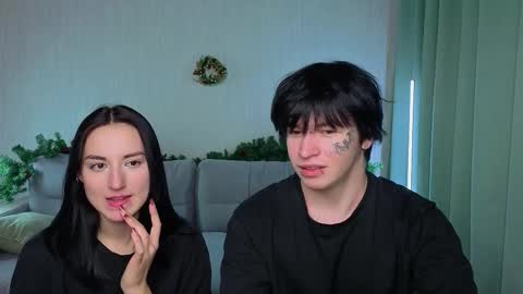 Snapshot of lilo_meow chatting on 4, 12, 2025 Kris Lilo online show from 4, 12, 2025