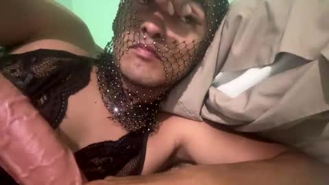 Snapshot of lilpapifla chatting on 24, 11, 2025 Lilbrownboy online show from 24, 11, 2025