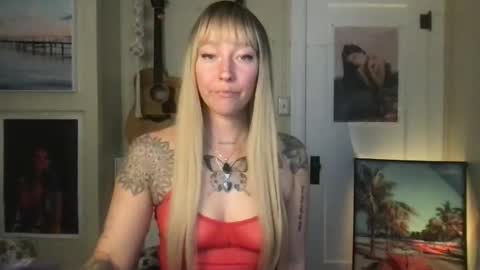 Lilpeachykeenn online show from 15, 12, 2024