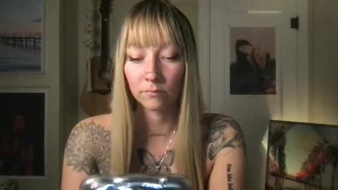 Lilpeachykeenn online show from 23, 12, 2024