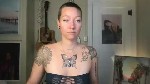 Lilpeachykeenn online show from 23, 12, 2024