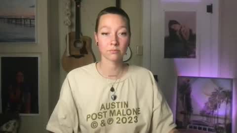 Lilpeachykeenn online show from 27, 12, 2024