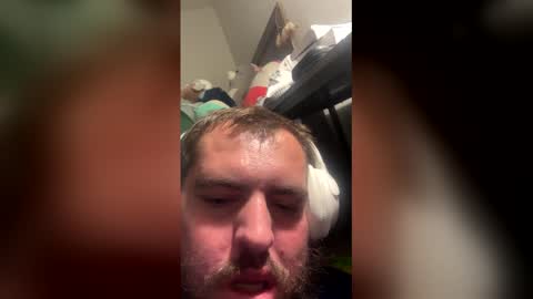 Snapshot of lilsubmission chatting on 22, 4, 2026 lilsubmission online show from 22, 4, 2026