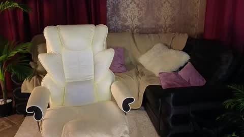 Snapshot of lilu5107 chatting on 8, 10, 2025 Lilu online show from 8, 10, 2025