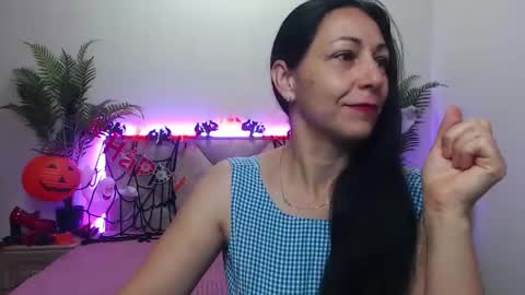 Snapshot of lilugrants chatting on 19, 10, 2025 lilugrants online show from 19, 10, 2025