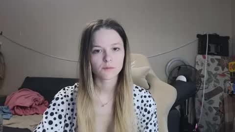 Snapshot of lily_and_jake chatting on 2, 12, 2025 lily_and_jake online show from 2, 12, 2025