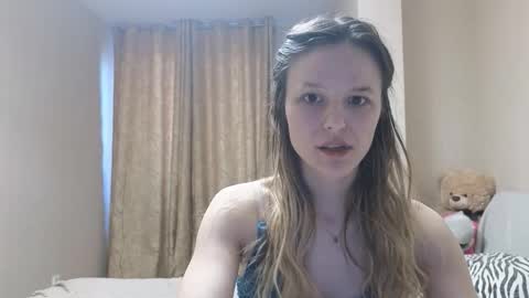 Snapshot of lily_and_jake chatting on 15, 12, 2025 lily_and_jake online show from 15, 12, 2025