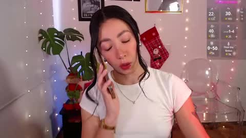 Snapshot of lily_evans_ chatting on 6, 12, 2024 just lily online show from 6, 12, 2024