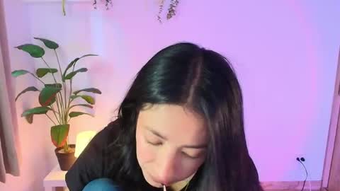 Snapshot of lily_evans_ chatting on 20, 6, 2026 just lily online show from 20, 6, 2026