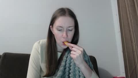 Snapshot of lily_love_x chatting on 27, 5, 2026 lily_love_x online show from 27, 5, 2026