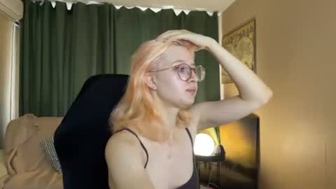 Lily Spark online show from 15, 6, 2026