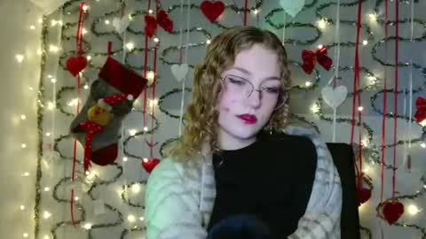 small lily online show from 2, 12, 2025