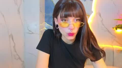 Snapshot of lily_tx chatting on 16, 7, 2026 Follow me.. Live 730 to 1400 online show from 16, 7, 2026