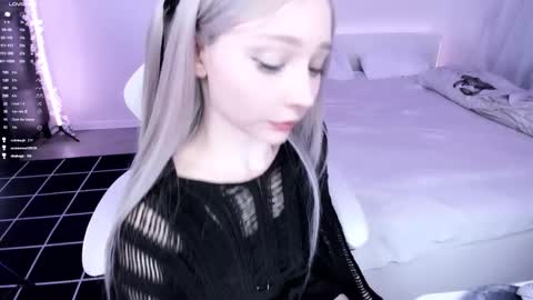 Lily online show from 6, 3, 2025