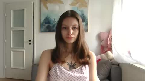 lilycandy_ online show from 13, 4, 2026