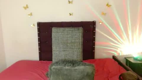 Snapshot of lilyloock1105 chatting on 19, 4, 2026 lilyloock1105 online show from 19, 4, 2026