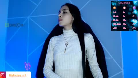 Snapshot of lilylouisee_ chatting on 29, 4, 2026 Liliana louise online show from 29, 4, 2026