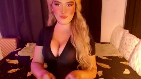 Snapshot of lilymonstercock chatting on 25, 9, 2025 IM YOUR TRUE GODESS Lilymonstercock online show from 25, 9, 2025