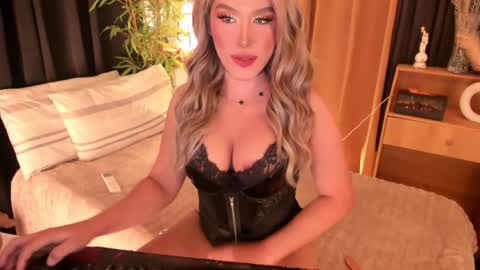 IM YOUR TRUE GODESS Lilymonstercock online show from 6, 4, 2026