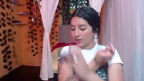 Snapshot of lilymoon_018 chatting on 28, 5, 2026 lilymoon_018 online show from 28, 5, 2026