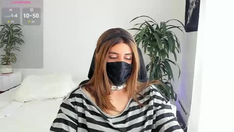 Snapshot of lilyreina chatting on 23, 3, 2026 Lily Reina online show from 23, 3, 2026
