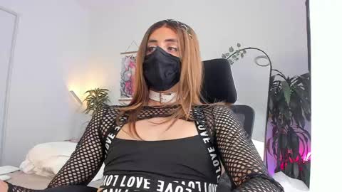 Snapshot of lilyreina chatting on 13, 5, 2026 Lily Reina online show from 13, 5, 2026