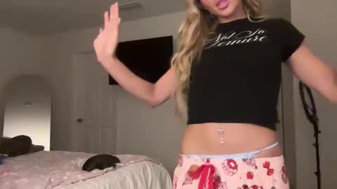 Snapshot of lilysummers21208 chatting on 17, 1, 2026 lilysummers21208 online show from 17, 1, 2026