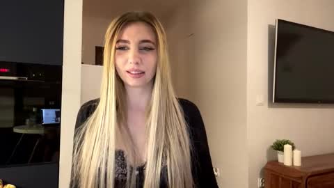 Snapshot of lilysweetgirl chatting on 16, 3, 2026 Lily online show from 16, 3, 2026