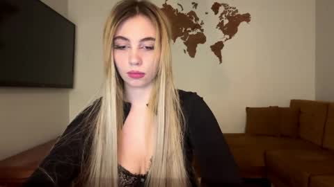 Snapshot of lilysweetgirl chatting on 24, 3, 2026 Lily online show from 24, 3, 2026