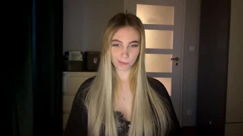 Snapshot of lilysweetgirl chatting on 2, 4, 2026 Lily online show from 2, 4, 2026