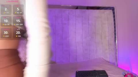 Snapshot of lilyth_7 chatting on 9, 10, 2025 lilyth_7 online show from 9, 10, 2025