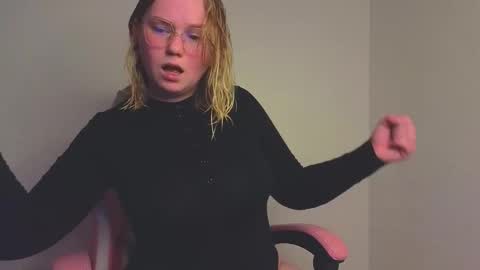 Snapshot of lime_cat chatting on 16, 11, 2025 lime cat online show from 16, 11, 2025