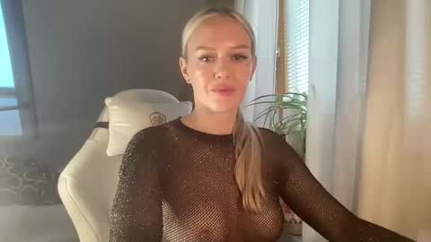 lina_frost online show from 19, 12, 2025